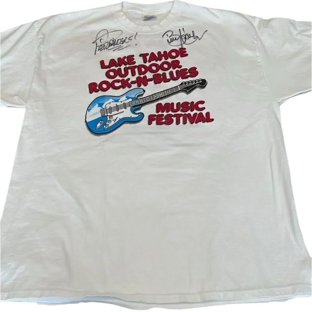 Vintage NWOT szXL authentic 2003  Pat Travers and Brian Howe autographed T-shirt